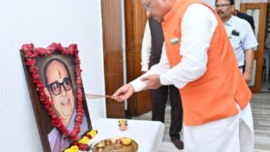 मुख्यमंत्री विष्णु देव साय ने स्वर्गीय कुशाभाऊ ठाकरे की जयंती पर किया नमन