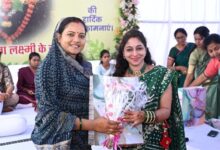 सावन के रंगों में रंगा मंत्री निवास, महिला पत्रकारों संग मंत्री लक्ष्मी राजवाड़े ने लिया उत्सव का आनंद