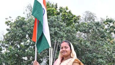 हर घर तिरंगा अभियान – मंत्री लक्ष्मी राजवाड़े ने निज निवास पर फहराया तिरंगा