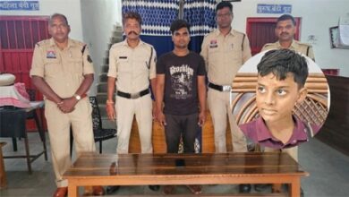 मोबाइल फोन के लिए गला दबाकर बच्चे की हत्या