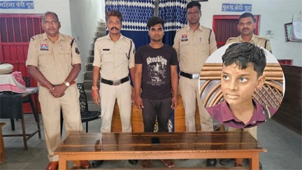 मोबाइल फोन के लिए गला दबाकर बच्चे की हत्या मोबाइल फोन के लिए गला दबाकर बच्चे की हत्या