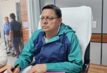 उत्तरकाशी पहुंचे धामी ने आपदा नियंत्रण कक्ष से की राहत एवं बचाव कार्यों की समीक्षा