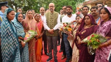 गोद ग्राम सोनपूरी में राज्यपाल का जनसंवाद, अंतिम पंक्ति तक योजनाओं के लाभ पर जोर