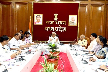 योजना के प्रभावी क्रियान्वयन के लिए अधिकारियों की जिम्मेदारी तय हो : राज्यपाल पटेल योजना के प्रभावी क्रियान्वयन के लिए अधिकारियों की जिम्मेदारी तय हो : राज्यपाल पटेल