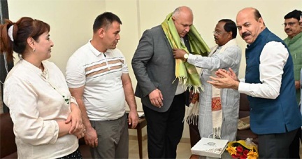 उज्बेकिस्तान के वैज्ञानिकों ने कृषि मंत्री रामविचार नेताम से की मुलाकात उज्बेकिस्तान के वैज्ञानिकों ने कृषि मंत्री रामविचार नेताम से की मुलाकात