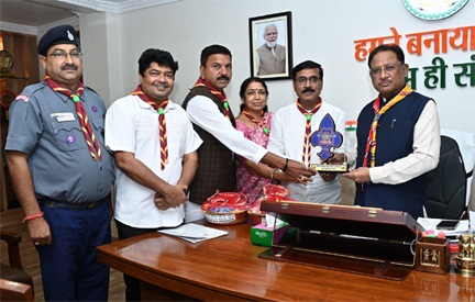 मुख्यमंत्री से भारत स्काउट्स एवं गाइड्स छत्तीसगढ़ के प्रतिनिधिमंडल ने की मुलाकात मुख्यमंत्री से भारत स्काउट्स एवं गाइड्स छत्तीसगढ़ के प्रतिनिधिमंडल ने की मुलाकात