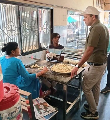 ‘बने खाबो-बने रहिबो’ अभियान में होटलों, ढाबों और स्ट्रीट फूड वेंडर्स की जांच ‘बने खाबो-बने रहिबो’ अभियान में होटलों, ढाबों और स्ट्रीट फूड वेंडर्स की जांच