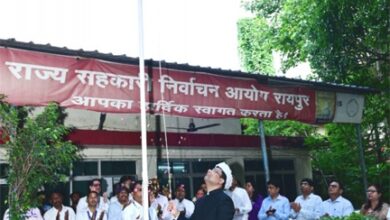 जनसम्पर्क संचालनालय में आयुक्त ने किया ध्वजारोहण