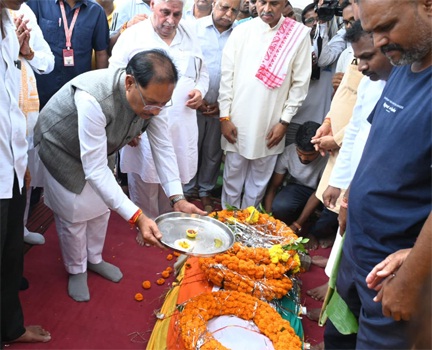 मुख्यमंत्री साय ने पूर्व प्रांत प्रचारक श्रद्धेय शांताराम को दी श्रद्धांजलि मुख्यमंत्री साय ने पूर्व प्रांत प्रचारक श्रद्धेय शांताराम को दी श्रद्धांजलि