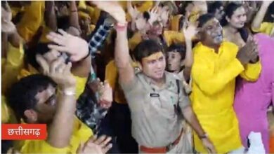 मुंगेली एसपी भोजराम पटेल भजन में थिरके, वर्दी की गरिमा और पुलिस आचार संहिता पर उठे सवाल