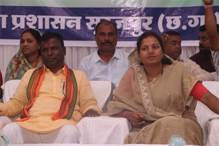 मंत्री लक्ष्मी राजवाड़े के मुख्य आतिथ्य में सेवा पखवाड़ा के तहत दिव्यांगजनों एवं वरिष्ठजनों का सम्मान मंत्री लक्ष्मी राजवाड़े के मुख्य आतिथ्य में सेवा पखवाड़ा के तहत दिव्यांगजनों एवं वरिष्ठजनों का सम्मान