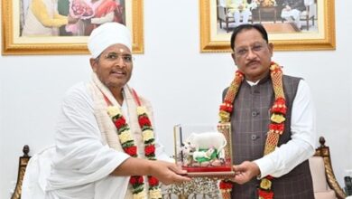 मुख्यमंत्री से पूज्य संत असंग देव ने की सौजन्य भेंट