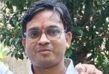 चार दिन से लापता युवक का शव नदी में मिला