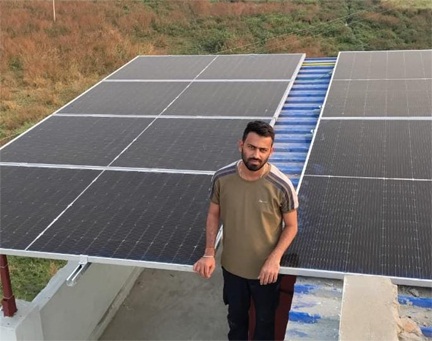 पीएम सूर्य घर मुफ्त बिजली योजना से बदल रही जिंदगी पीएम सूर्य घर मुफ्त बिजली योजना से बदल रही जिंदगी