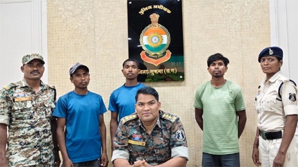 CG में विस्फोटक सामग्री के साथ तीन माओवादी गिरफ्तार CG में विस्फोटक सामग्री के साथ तीन माओवादी गिरफ्तार