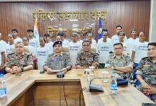 33 लाख के इनामी 20 माओवादियों ने किया आत्मसमर्पण