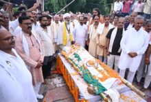 मदकू द्वीप क्षेत्र के विकास के शिल्पी शांताराम को दी गई श्रद्धांजलि