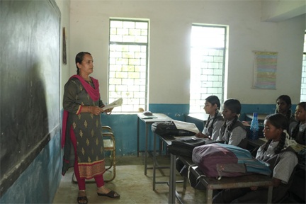 युक्ति युक्तकरण से स्कूल में आए टीचर, अब अंग्रेजी से नहीं लगेगा डर युक्ति युक्तकरण से स्कूल में आए टीचर, अब अंग्रेजी से नहीं लगेगा डर