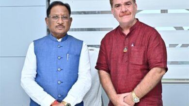 मुख्यमंत्री विष्णु देव साय से हार्टफुलनेस संस्थान के डायरेक्टर चावला ने की सौजन्य भेंट