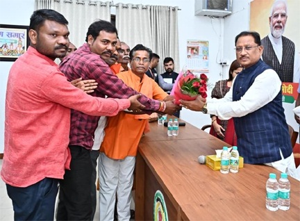 वंचित वर्ग के उत्थान और जनसुविधाओं के विस्तार के लिए सरकार निरंतर प्रतिबद्ध – मुख्यमंत्री विष्णु देव साय वंचित वर्ग के उत्थान और जनसुविधाओं के विस्तार के लिए सरकार निरंतर प्रतिबद्ध – मुख्यमंत्री विष्णु देव साय