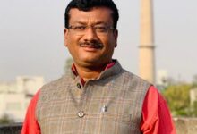 ट्रिपल इंजन की सरकार निगम सफाई कर्मचारी, चालकों को वेतन नहीं दे पा रही