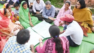 आदि कर्मयोगी अभियान के राज्य नोडल अधिकारी एम. राज मुरूगन कबीरधाम के ग्रामीणों से किया सीधा संवाद