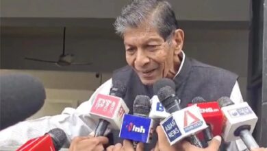 पूर्व गृहमंत्री ननकीराम कंवर को पुलिस ने घेराबंदी कर रोका