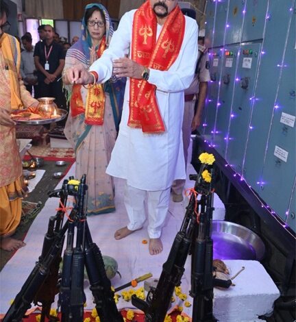 राज्यपाल डेका ने विजयादशमी के अवसर पर राजभवन में शस्त्र पूजन और हवन किया राज्यपाल डेका ने विजयादशमी के अवसर पर राजभवन में शस्त्र पूजन और हवन किया
