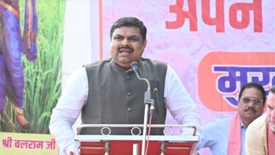 हम सभी एक किसान परिवार के हैं आपकी समस्याओं के हल के लिए हम प्रतिबद्ध: मंत्री गजेंद्र यादव