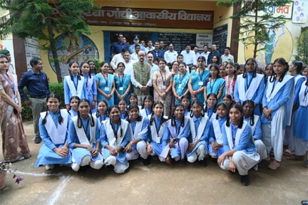 कस्तूरबा गांधी बालिका आवासीय विद्यालय रजपुरीकला पहुंचे राज्यपाल रमेन डेका कस्तूरबा गांधी बालिका आवासीय विद्यालय रजपुरीकला पहुंचे राज्यपाल रमेन डेका