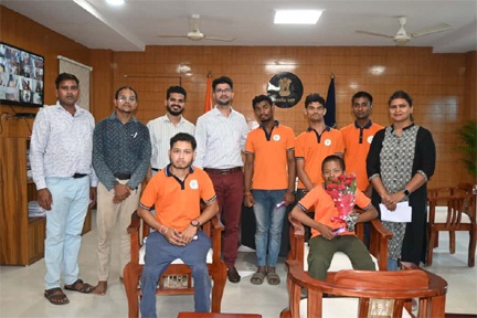 मनोविकास केंद्र के 5 छात्रों का पर्पल फेस्ट 2025 के लिए हुआ चयन, कलेक्टर ने दी शुभकामनाएं