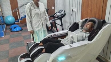 स्वास्थ्य देखभाल केन्द्र में बुजुर्गों को मिलने लगी राहत, फिजियोथेरेपी और पंचकर्म कराने पहुंच रहे हैं मरीज