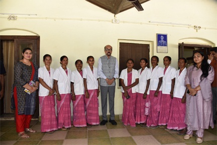 राज्यपाल रमेन डेका ने दुगली में वनधन विकास केन्द्र का किया अवलोकन