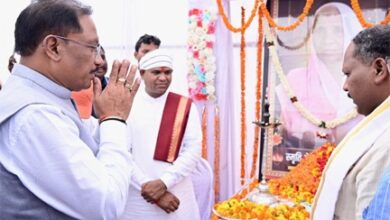 मुख्यमंत्री विष्णु देव साय ने दिवंगत चन्दन बाई  को दी श्रद्धांजलि:शोक संतप्त परिवार से मिलकर व्यक्त की संवेदना