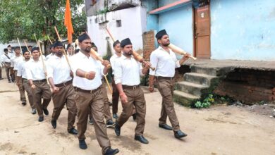 विजयादशमी उत्सव : उत्सा और जोश से लबरेज स्वयंसेवकों ने पूरे शान के साथ निकाला पथ संचलन