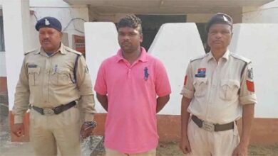 सोशल मीडिया पर की दोस्ती, मोबाइल पर की वर्चुअल शादी, ब्लैकमेल कर सुहागरात मनाने दोस्त को भेजना पड़ा महंगा, आरोपी गिरफ्तार