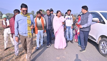 मंत्री लक्ष्मी राजवाड़े ने ओड़गी में सड़क एवं पुलिया निर्माण का किया औचक निरीक्षण