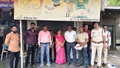 हाउसिंग बोर्ड की दुकानों से अवैध कब्ज़ा हटाया गया