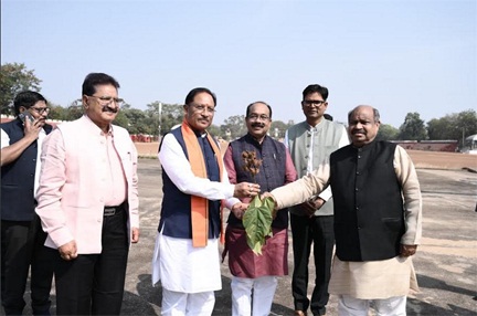 ‘एक पेड़ माँ के नाम’ अभियान के तहत छत्तीसगढ़ का पहला सिंदूर पार्क—शहीदों की स्मृति को समर्पित ‘एक पेड़ माँ के नाम’ अभियान के तहत छत्तीसगढ़ का पहला सिंदूर पार्क—शहीदों की स्मृति को समर्पित