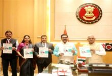 राज्यपाल पटेल को म.प्र. लोक सेवा आयोग का 68वां वार्षिक प्रतिवेदन किया भेंट राज्यपाल पटेल को म.प्र. लोक सेवा आयोग का 68वां वार्षिक प्रतिवेदन किया भेंट