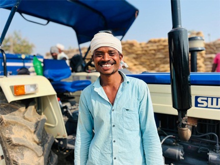 शासन की नीतियों एवं पारदर्शी धान खरीदी व्यवस्था ने किसानों के चेहरे पर बिखेरी मुस्कान शासन की नीतियों एवं पारदर्शी धान खरीदी व्यवस्था ने किसानों के चेहरे पर बिखेरी मुस्कान