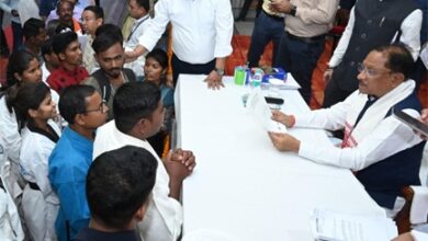 मुख्यमंत्री विष्णु देव साय ने खिलाड़ियों को हरसंभव सहयोग का भरोसा दिया मुख्यमंत्री विष्णु देव साय ने खिलाड़ियों को हरसंभव सहयोग का भरोसा दिया