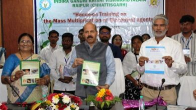 फसलों में बीमारियों के नियंत्रण के लिए जैव नियंत्रकों का उपयोग करें : डॉ. चंदेल