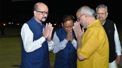 उपराष्ट्रपति राधाकृष्णन को एयरपोर्ट में दी गई बिदाई उपराष्ट्रपति राधाकृष्णन को एयरपोर्ट में दी गई बिदाई