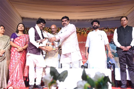 रजत जयंती महोत्सव 2025 : छत्तीसगढ़ बहुत ही सुघ्घर, बढ़िया, सुव्यवस्थित राज्य है- स्कूल शिक्षा मंत्री गजेन्द्र यादव रजत जयंती महोत्सव 2025 : छत्तीसगढ़ बहुत ही सुघ्घर, बढ़िया, सुव्यवस्थित राज्य है- स्कूल शिक्षा मंत्री गजेन्द्र यादव