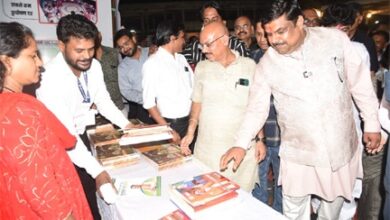 रजत जयंती महोत्सव 2025 : स्कूल शिक्षा मंत्री यादव ने किया स्टॉलों का अवलोकन, योजनाओं की सराहना की