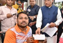 दिव्यांग रग्बी खिलाड़ी की मदद के लिए मुख्यमंत्री आगे आए- जनदर्शन में स्वीकृत किया 90 हजार रुपए का आर्थिक अनुदान