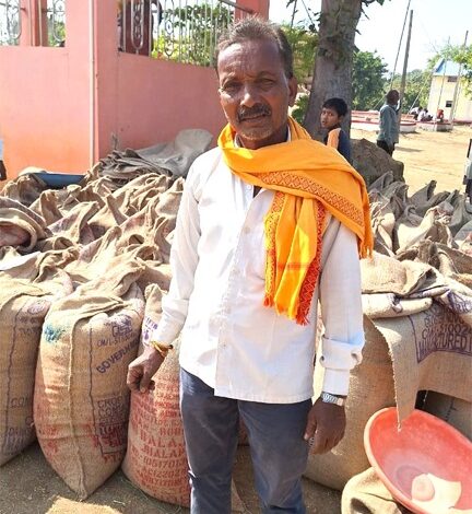 कृषक लक्ष्मण, छगन और खोरबाहरा को धान विक्रय में नहीं हुई परेशानी, आसानी से धान बेच पाए कृषक लक्ष्मण, छगन और खोरबाहरा को धान विक्रय में नहीं हुई परेशानी, आसानी से धान बेच पाए