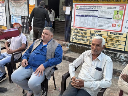 पर्यटन मंत्री राजेश अग्रवाल ने किया धान खरीदी केन्द्र डांडगांव का निरीक्षण