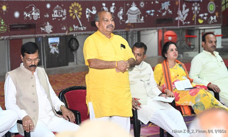 वंदे मातरम्” के 150 वर्ष पूर्ण होने पर ऐतिहासिक आयोजन की तैयारी — इनडोर स्टेडियम में हुई महत्वपूर्ण बैठक